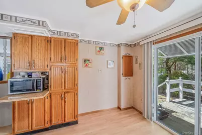 191 Village Circle W, Manorville, NY 11949 - Photo 18