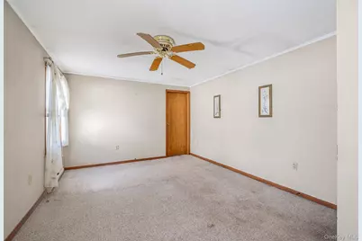 191 Village Circle W, Manorville, NY 11949 - Photo 14