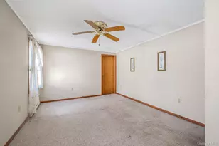 191 Village Cir W, Manorville, NY 11949 - Photo 14