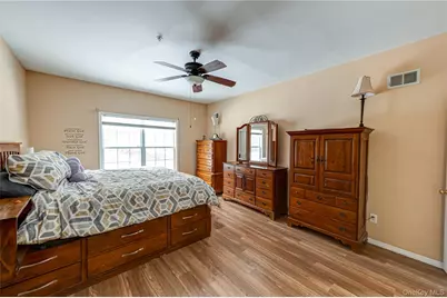 78 Cranberry Circle, Medford, NY 11763 - Photo 16