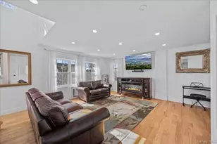 642 Lenore Ln, Elmont, NY 11003 - Photo 4