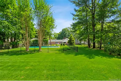 29 Squiretown Road #D, Hampton Bays, NY 11946 - Photo 24