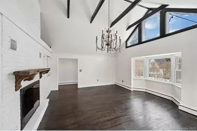 29 Squiretown Road #D, Hampton Bays, NY 11946 - Photo 8