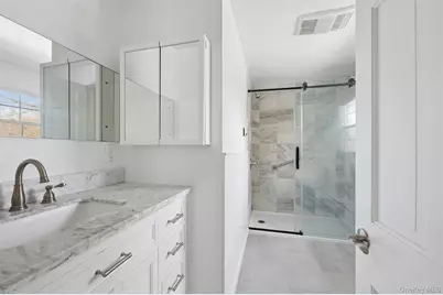 29 Squiretown Road #D, Hampton Bays, NY 11946 - Photo 14