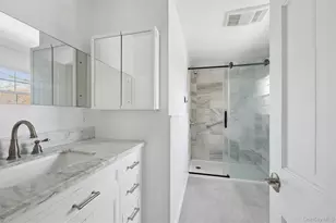 29 Squiretown Rd, Hampton Bays, NY 11946 - Photo 14