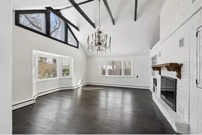 29 Squiretown Road #D, Hampton Bays, NY 11946 - Photo 6