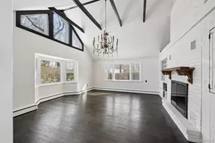 29 Squiretown Rd, Hampton Bays, NY 11946 - Photo 6