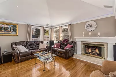 4 Andover Place, Huntington, NY 11743 - Photo 6