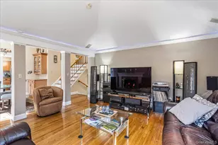 4 Andover Pl, Huntington, NY 11743 - Photo 8