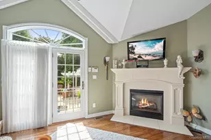 9 Defeo Ct, Deer Park, NY 11729 - Photo 18