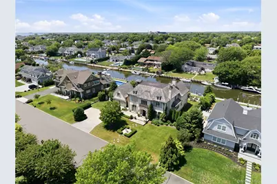 7 Sexton Drive, West Islip, NY 11795 - Photo 2