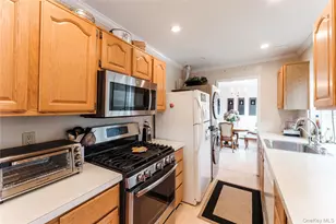 200 S Middle Neck Rd, Great Neck, NY 11021 - Photo 6