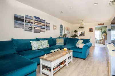 7 Cobblestone Way, Mount Sinai, NY 11766 - Photo 2