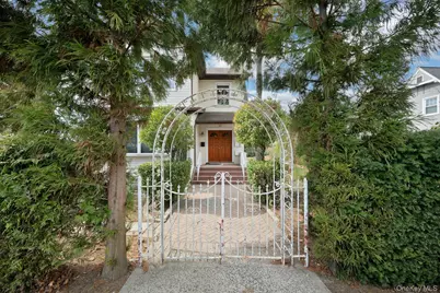 56 Stephenson Boulevard, New Rochelle, NY 10801 - Photo 2