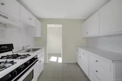 56 Stephenson Boulevard, New Rochelle, NY 10801 - Photo 16