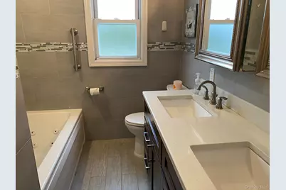 25 Woodhollow Road, Albertson, NY 11507 - Photo 6