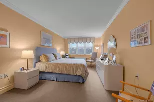 1 Kensington Gate, Great Neck, NY 11021 - Photo 14