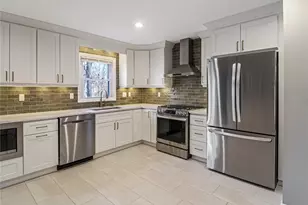 11 Foxburn St, New City, NY 10956 - Photo 8