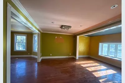 280 Lawrence Avenue, Lawrence, NY 11559 - Photo 2