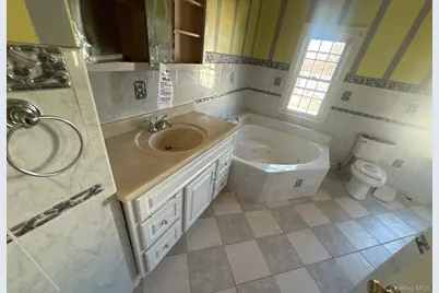 280 Lawrence Avenue, Lawrence, NY 11559 - Photo 10