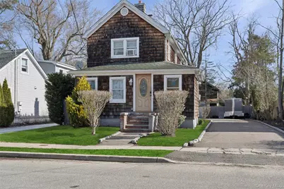 346 Maple Avenue, Riverhead, NY 11901 - Photo 1