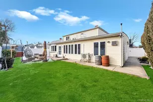 54 Abbot Ln, Hicksville, NY 11801 - Photo 6