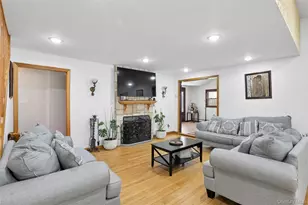 93 Hearth Ln, Westbury, NY 11590 - Photo 10