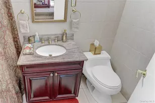 54-44 Little Neck Pkwy, Little Neck, NY 11362 - Photo 18