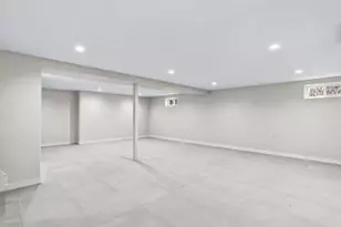 5 Warren Pl, Plainview, NY 11803 - Photo 22