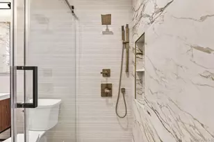 5 Warren Pl, Plainview, NY 11803 - Photo 16