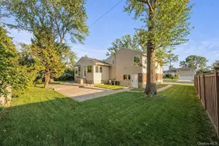 5 Warren Pl, Plainview, NY 11803 - Photo 24