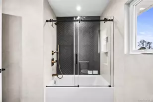 5 Warren Pl, Plainview, NY 11803 - Photo 20