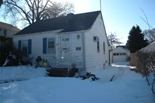 51 Clyde St, New Hyde Park, NY 11040 - Photo 2