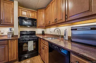 1085 Warburton Ave, Yonkers, NY 10701 - Photo 14