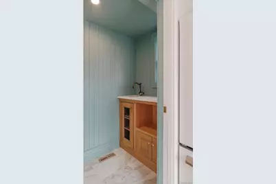 7220 Main Road, East Marion, NY 11939 - Photo 10