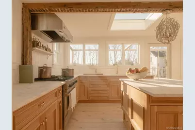 7220 Main Road, East Marion, NY 11939 - Photo 12