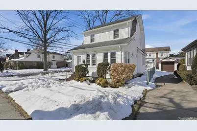 25 Mayfair Avenue, Floral Park, NY 11001 - Photo 2