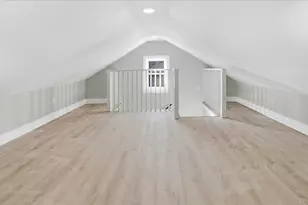 25 Mayfair Ave, Floral Park, NY 11001 - Photo 12