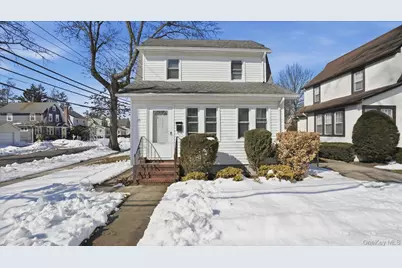 25 Mayfair Avenue, Floral Park, NY 11001 - Photo 1