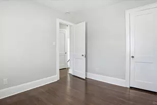 25 Mayfair Ave, Floral Park, NY 11001 - Photo 10