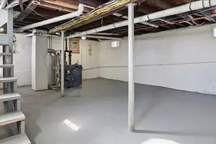 25 Mayfair Ave, Floral Park, NY 11001 - Photo 14