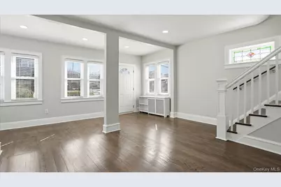 25 Mayfair Avenue, Floral Park, NY 11001 - Photo 6