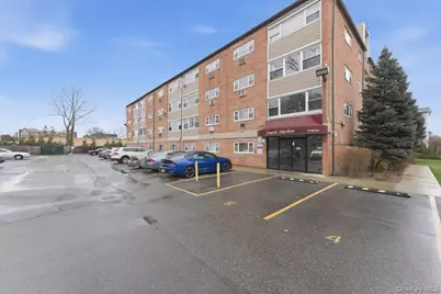 222 Smith Street #2E, Freeport, NY 11520 - Photo 2