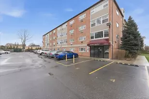 222 Smith St, Freeport, NY 11520 - Photo 2