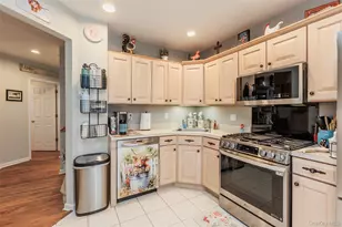 10 Tracie Ln, Middle Island, NY 11953 - Photo 8