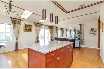 215 Constitution Place #179, College Point, NY 11356 - Photo 4