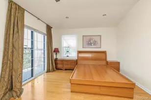 215 Constitution Pl, College Point, NY 11356 - Photo 8