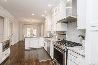 6 Valley Lane, Huntington, NY 11743 - Photo 8