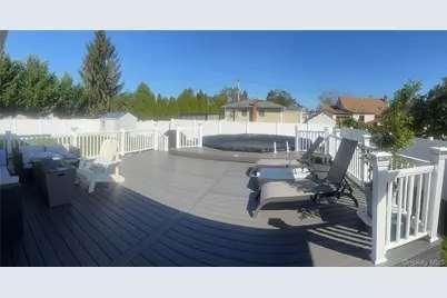 294 34th Street, Lindenhurst, NY 11757 - Photo 10