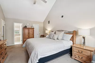 2 Robert Crescent, Stony Brook, NY 11790 - Photo 18